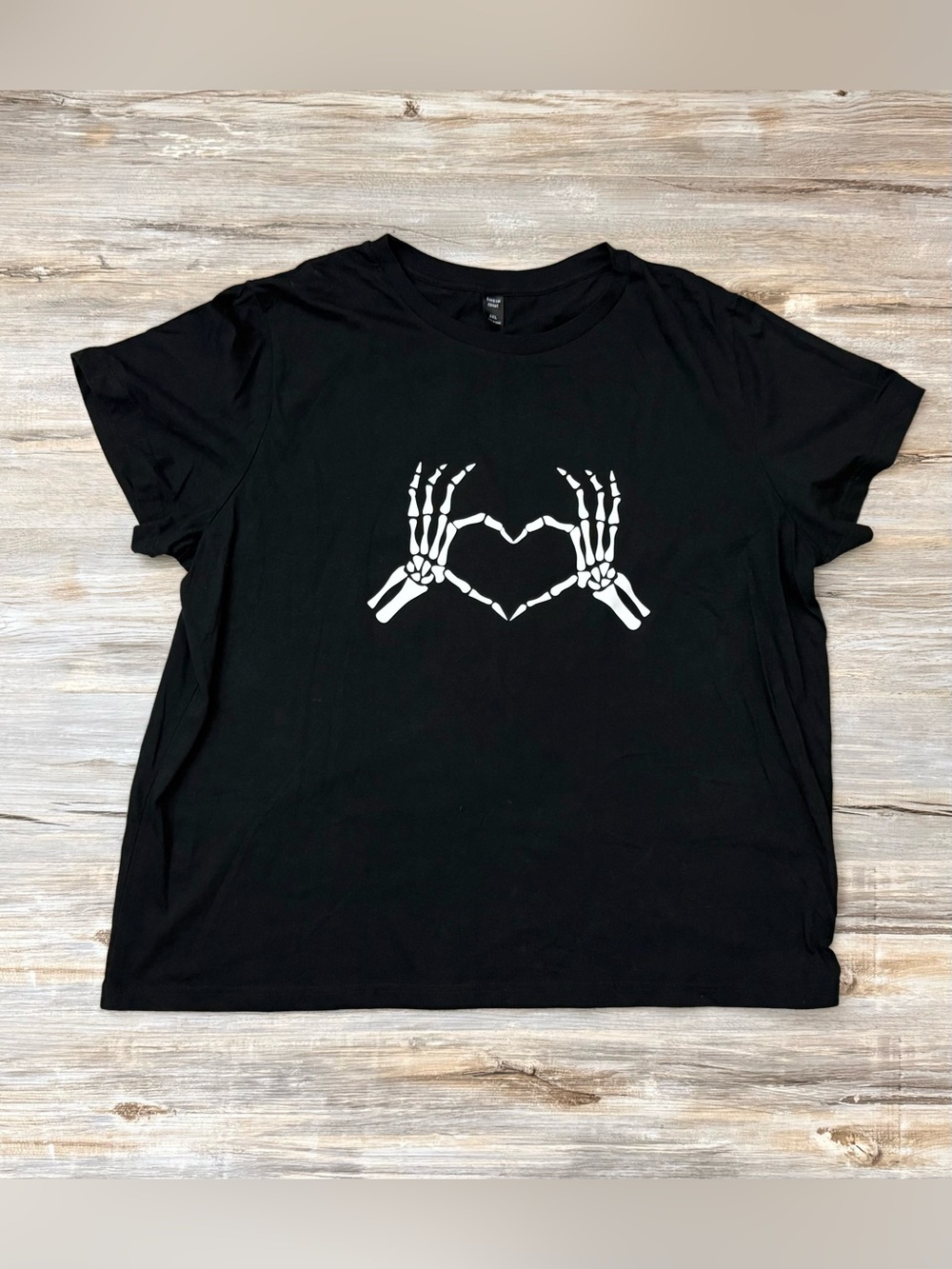 SHEIN Curve Women’s 4XL Black Skeleton Heart Graphic T-Shirt Halloween Spooky